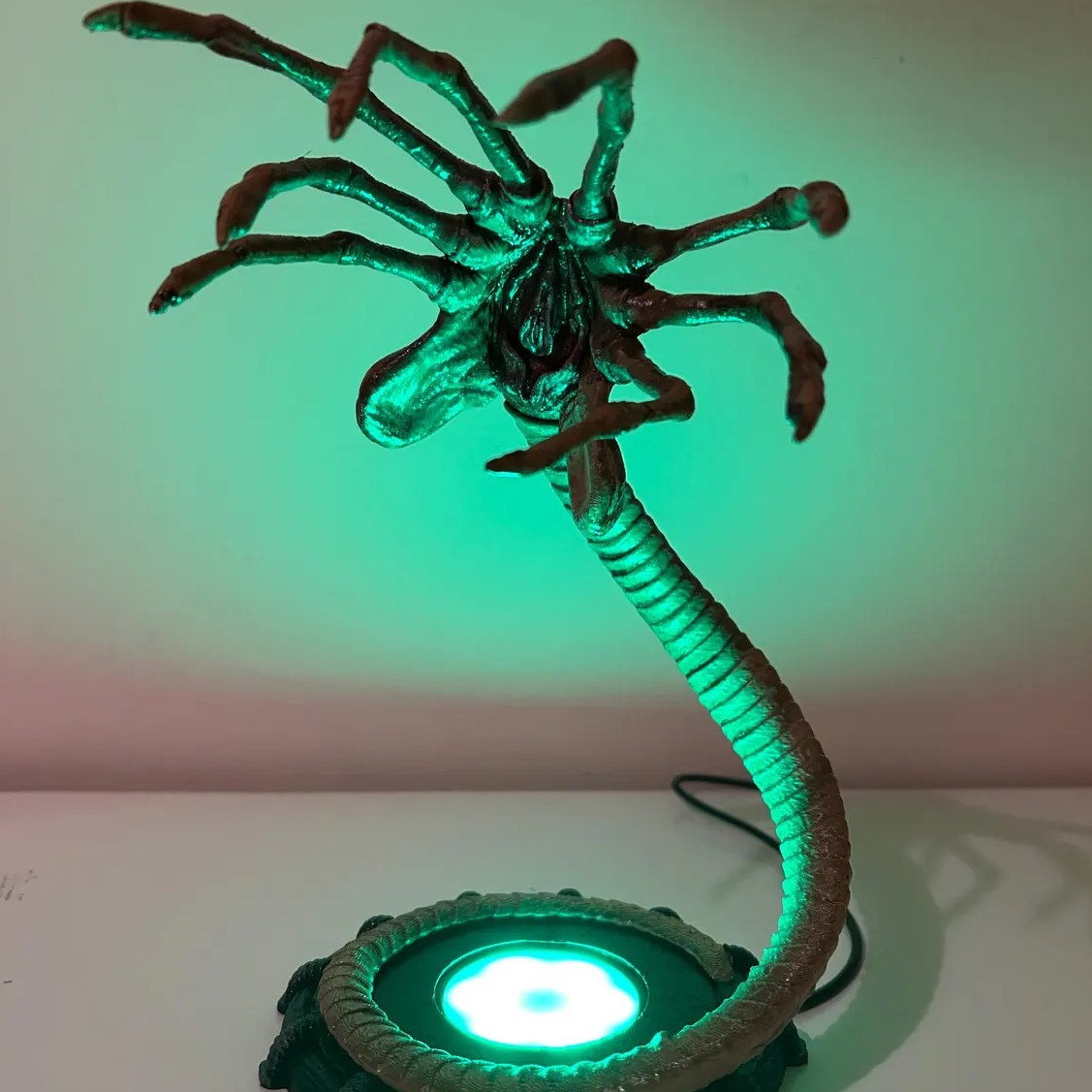 Lampada Notturna Alien Facehug - Halloween Party Supplies recensione e prezzo